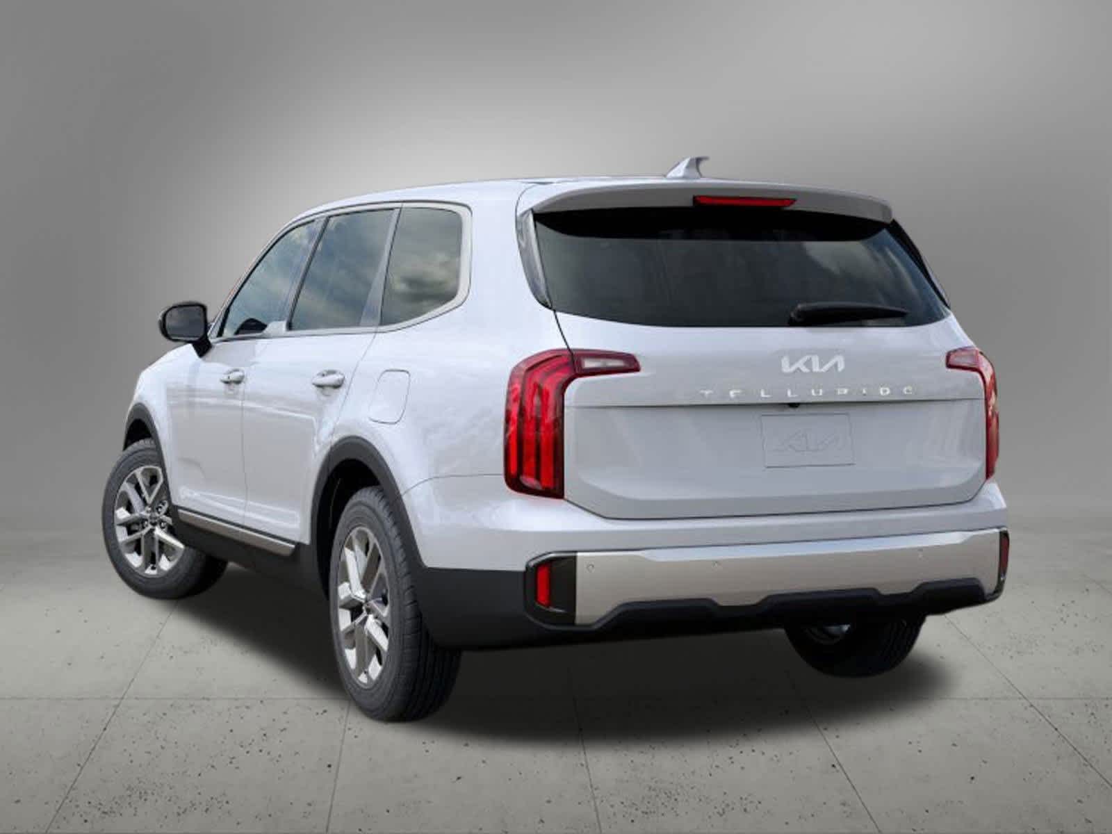 2025 Kia Telluride LX photo 4