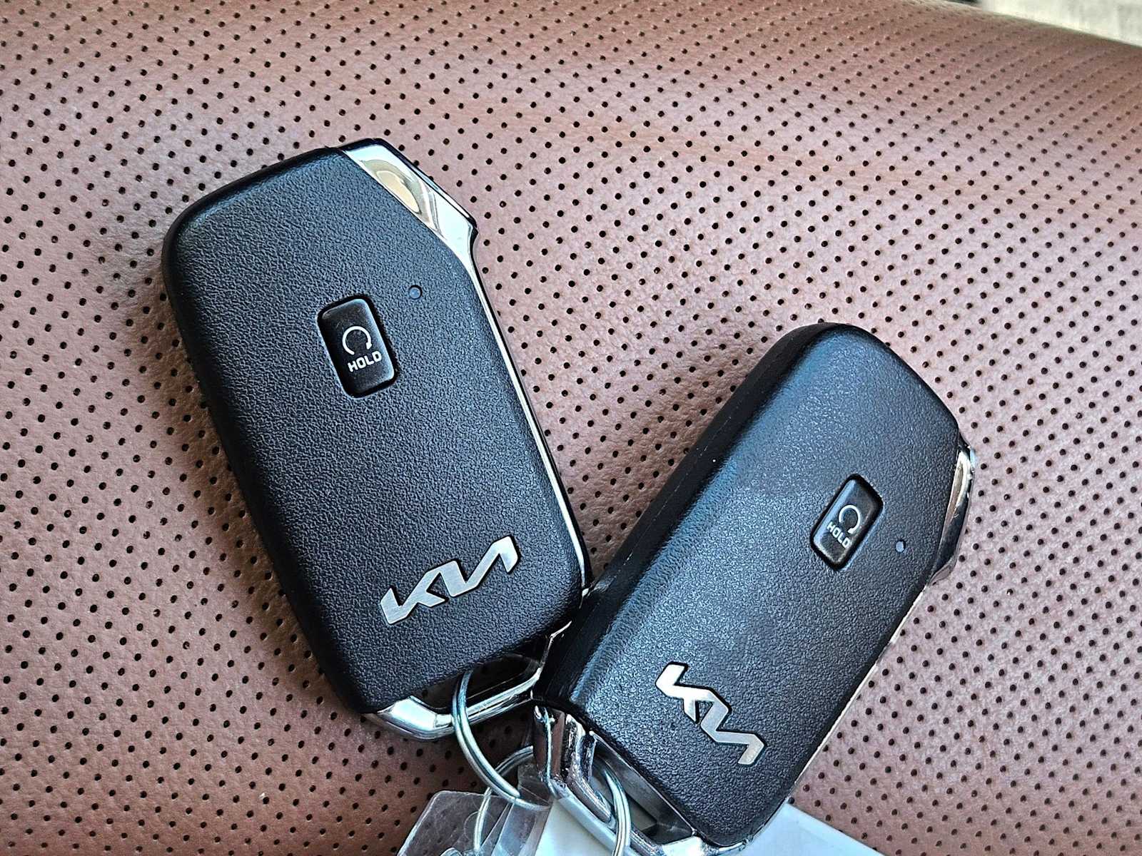 Thumbnail: 2023 Kia Sorento - 23