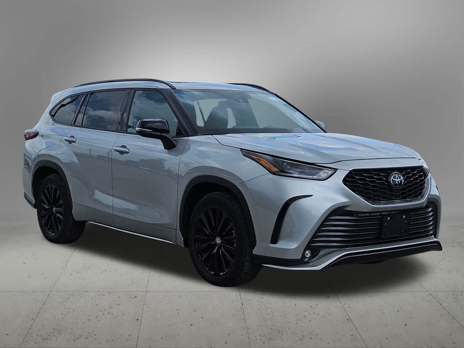 Thumbnail: 2024 Toyota Highlander - 8