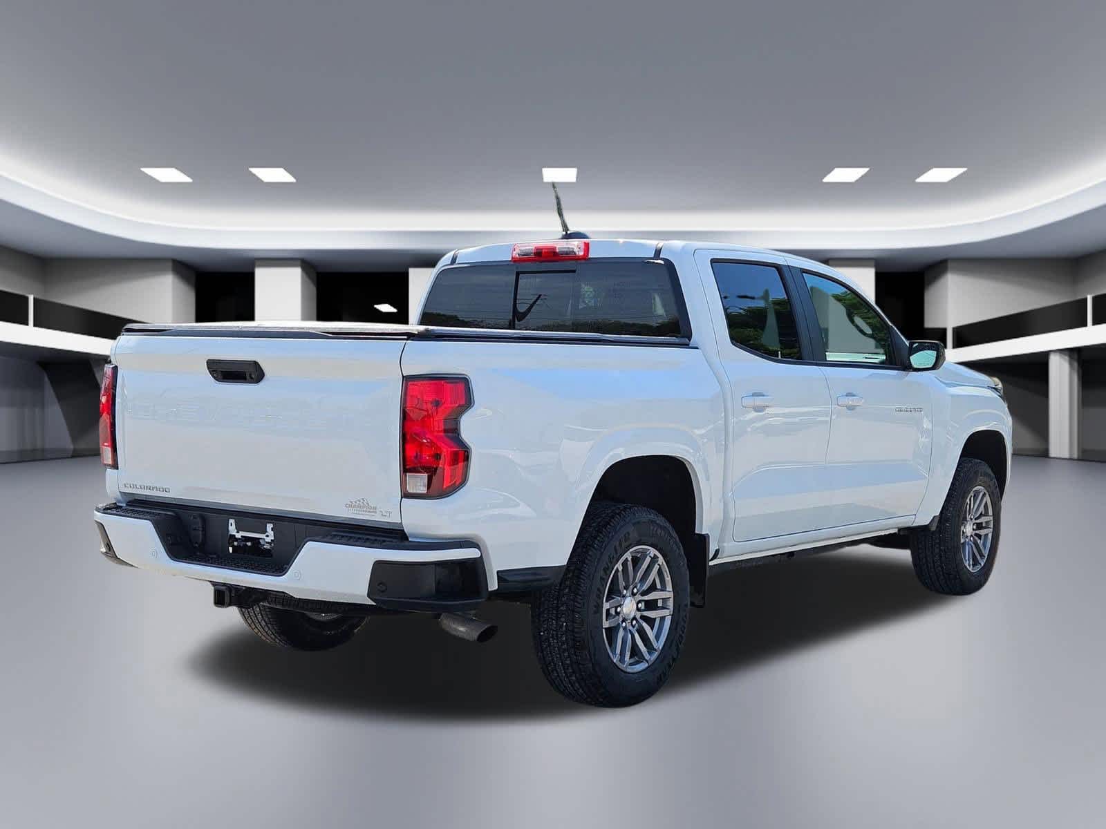 Thumbnail: 2023 Chevrolet Colorado - 6