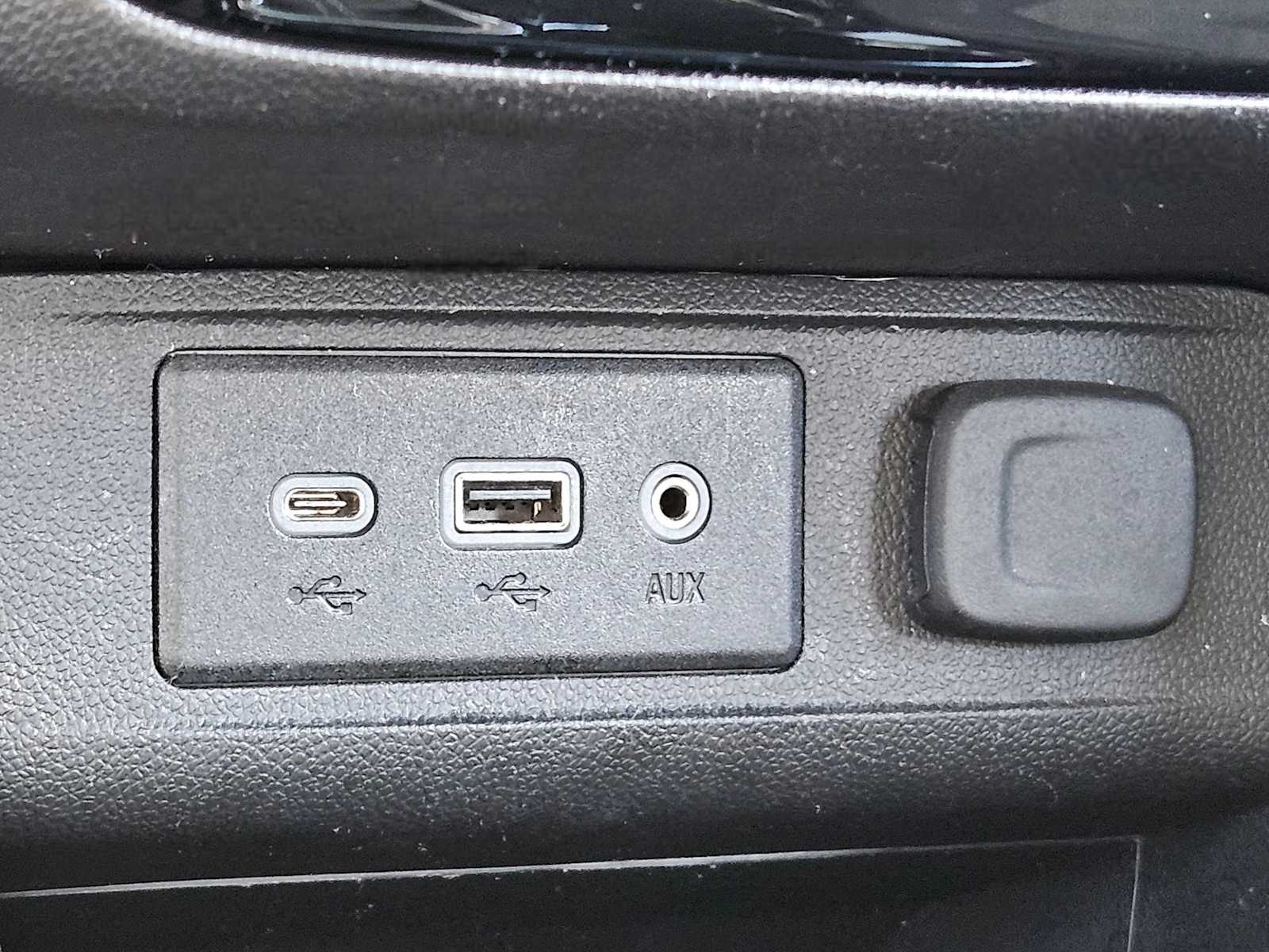 Thumbnail: 2023 Buick Encore GX - 19