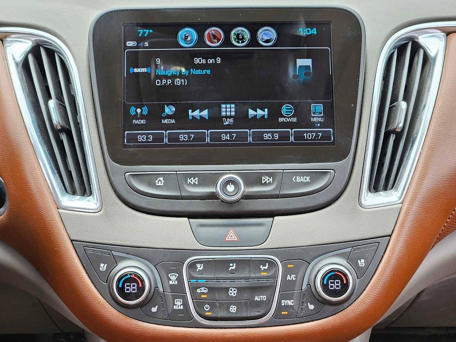 Thumbnail: 2018 Chevrolet Malibu - 19