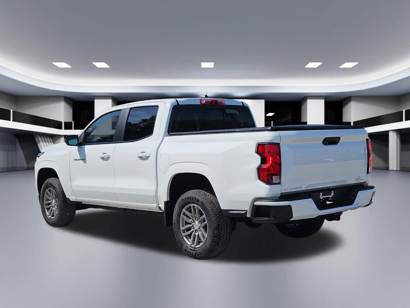 Thumbnail: 2023 Chevrolet Colorado - 4