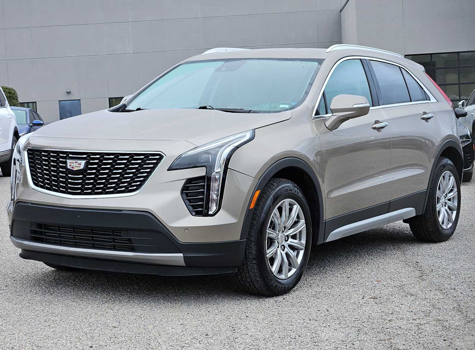 Thumbnail: 2023 Cadillac XT4 - 10