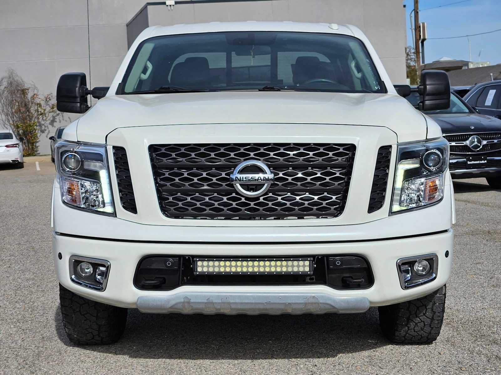 Thumbnail: 2018 Nissan Titan - 4