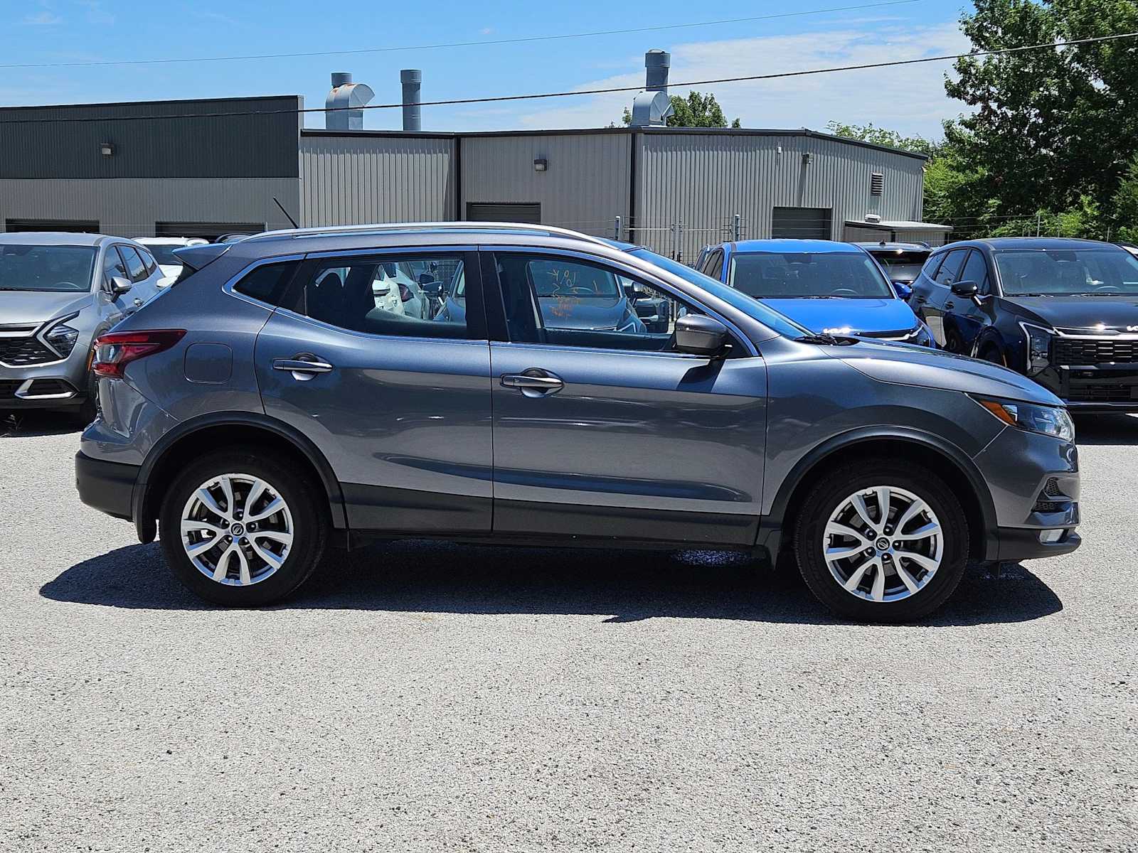 Thumbnail: 2020 Nissan Rogue Sport - 6