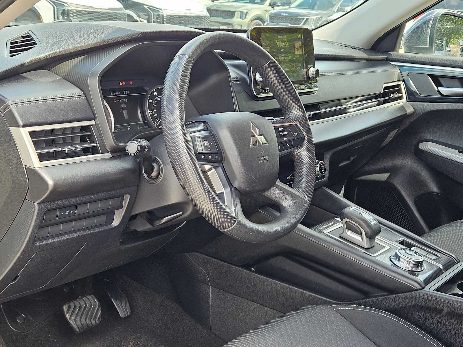 Thumbnail: 2022 Mitsubishi Outlander - 2
