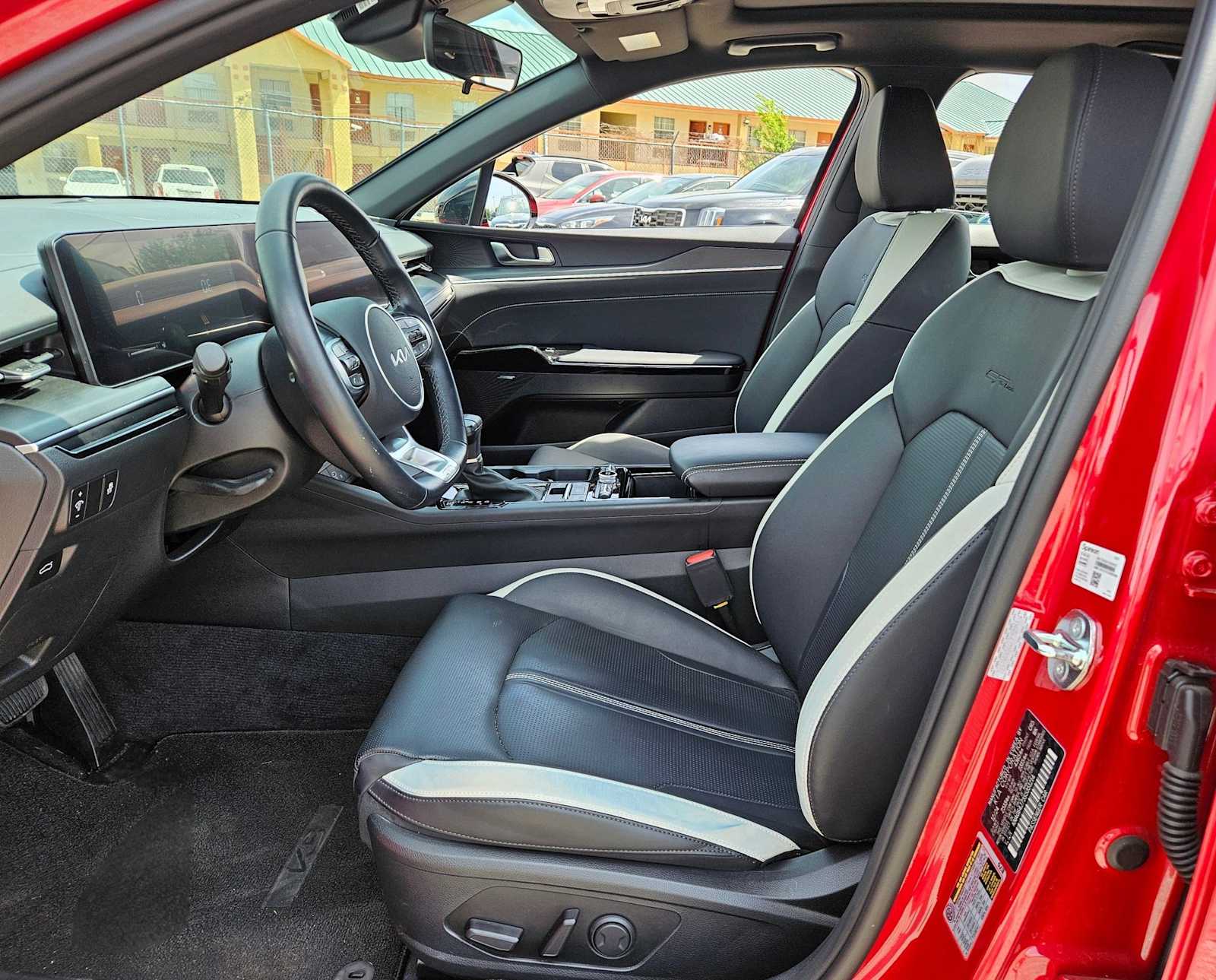 Thumbnail: 2025 Kia K5 - 15