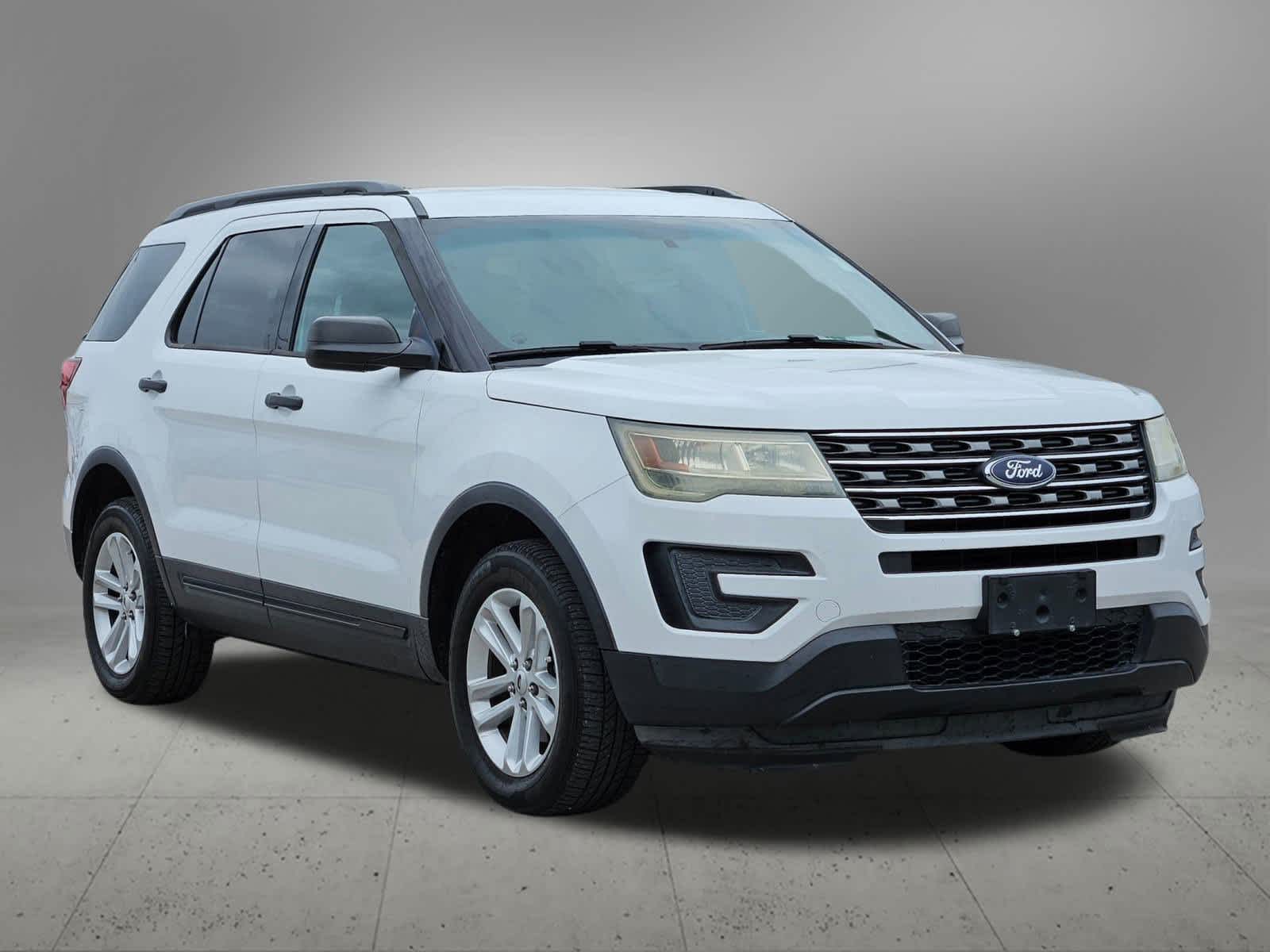 Thumbnail: 2016 Ford Explorer - 8
