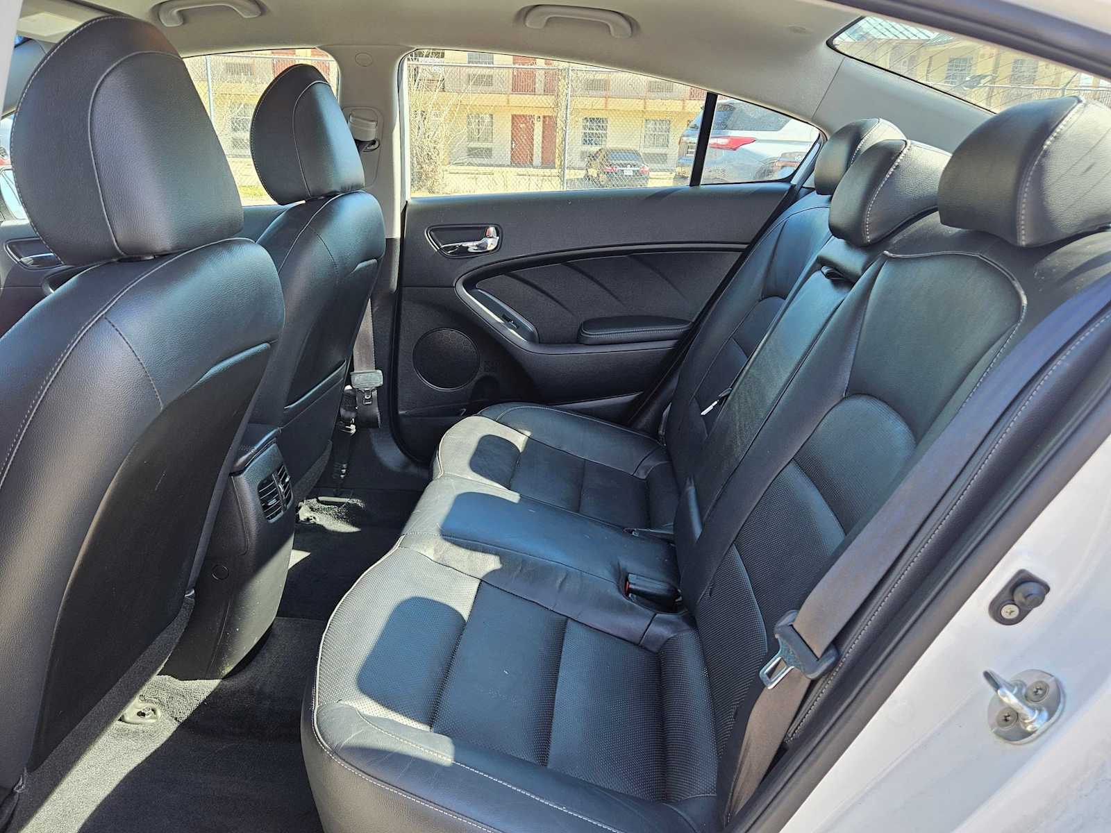 Thumbnail: 2017 Kia Forte - 18