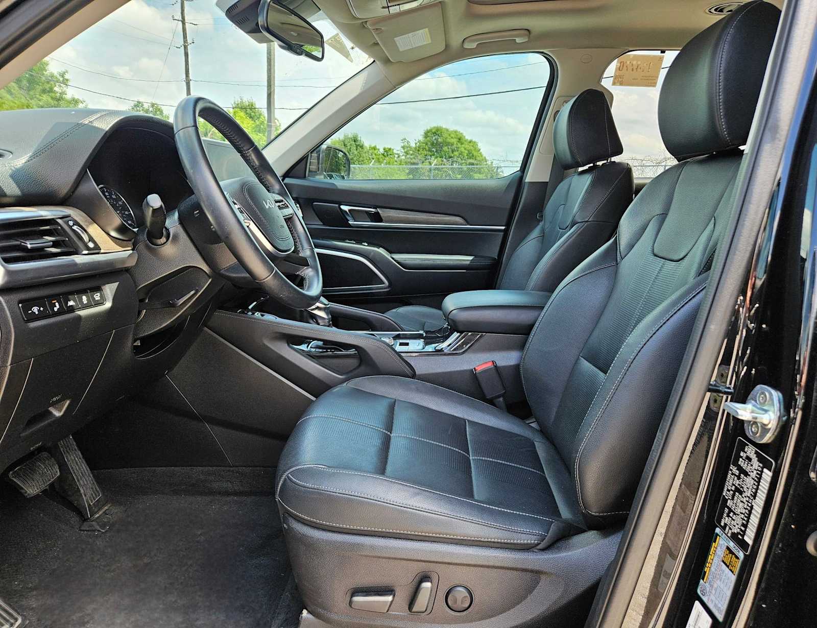 Thumbnail: 2022 Kia Telluride - 14