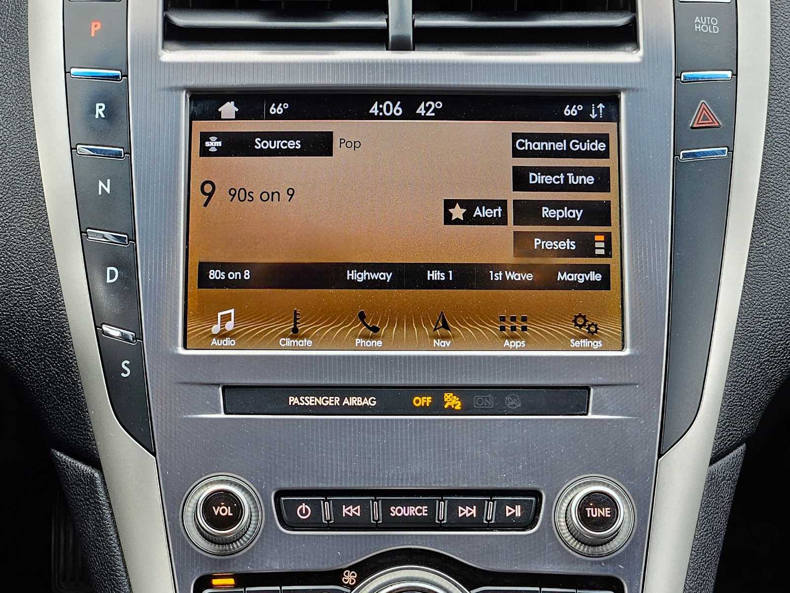 Thumbnail: 2019 Lincoln MKZ - 25