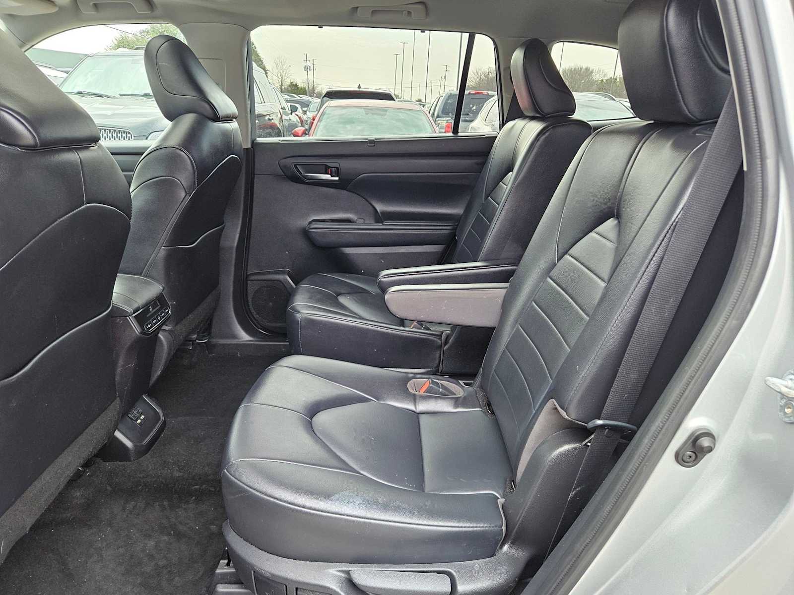 Thumbnail: 2021 Toyota Highlander - 18