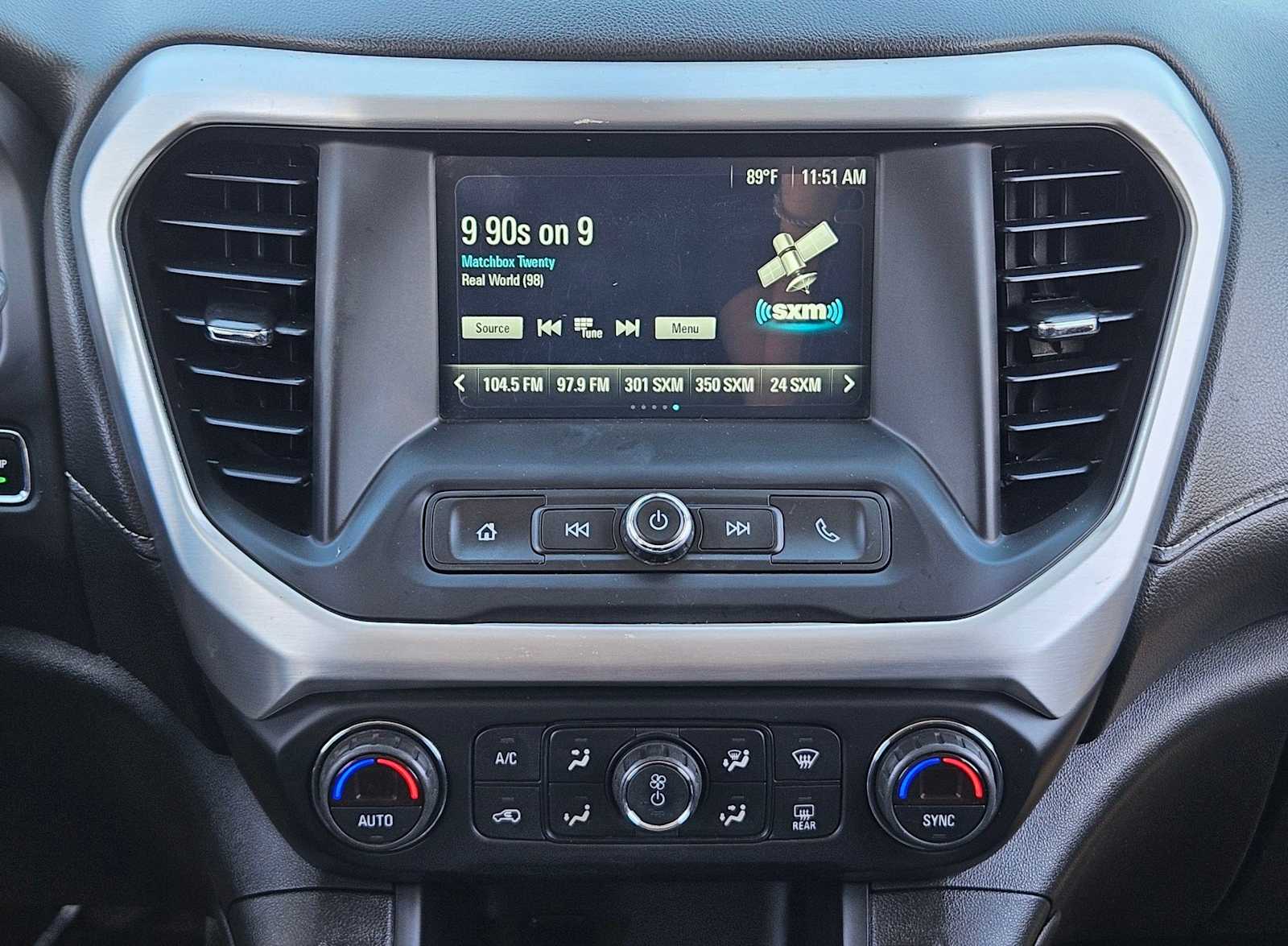 Thumbnail: 2018 GMC Acadia - 22