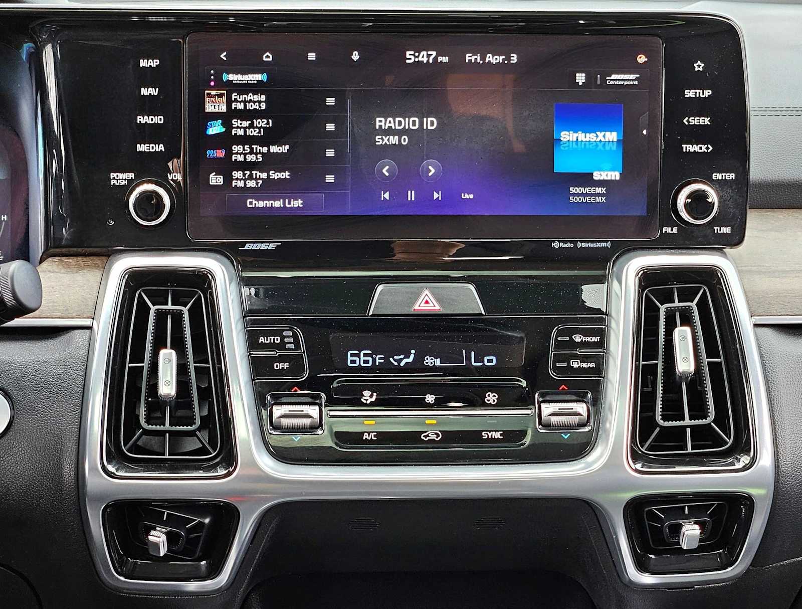 Thumbnail: 2023 Kia Sorento - 21