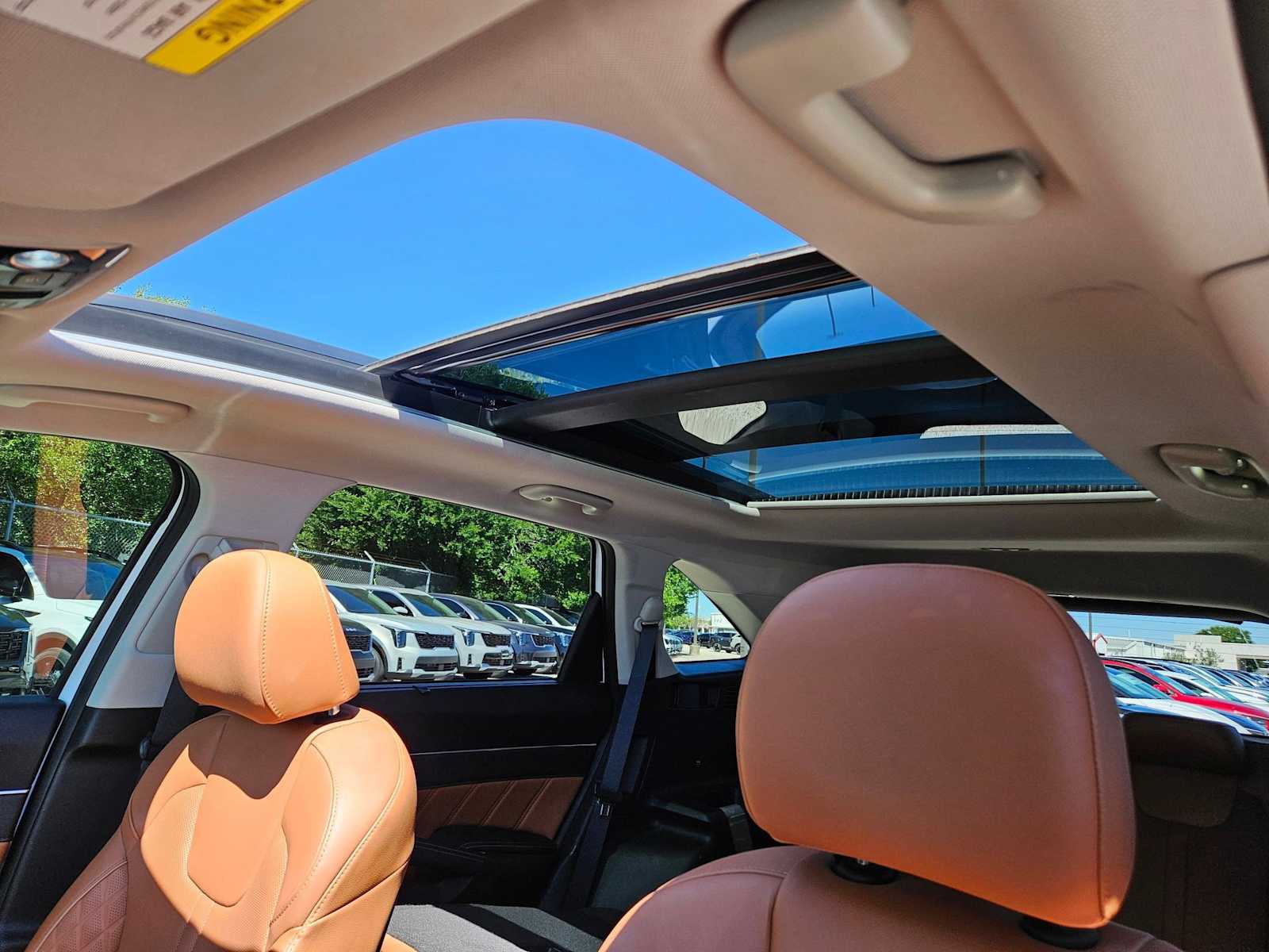 Thumbnail: 2023 Kia Sorento - 13