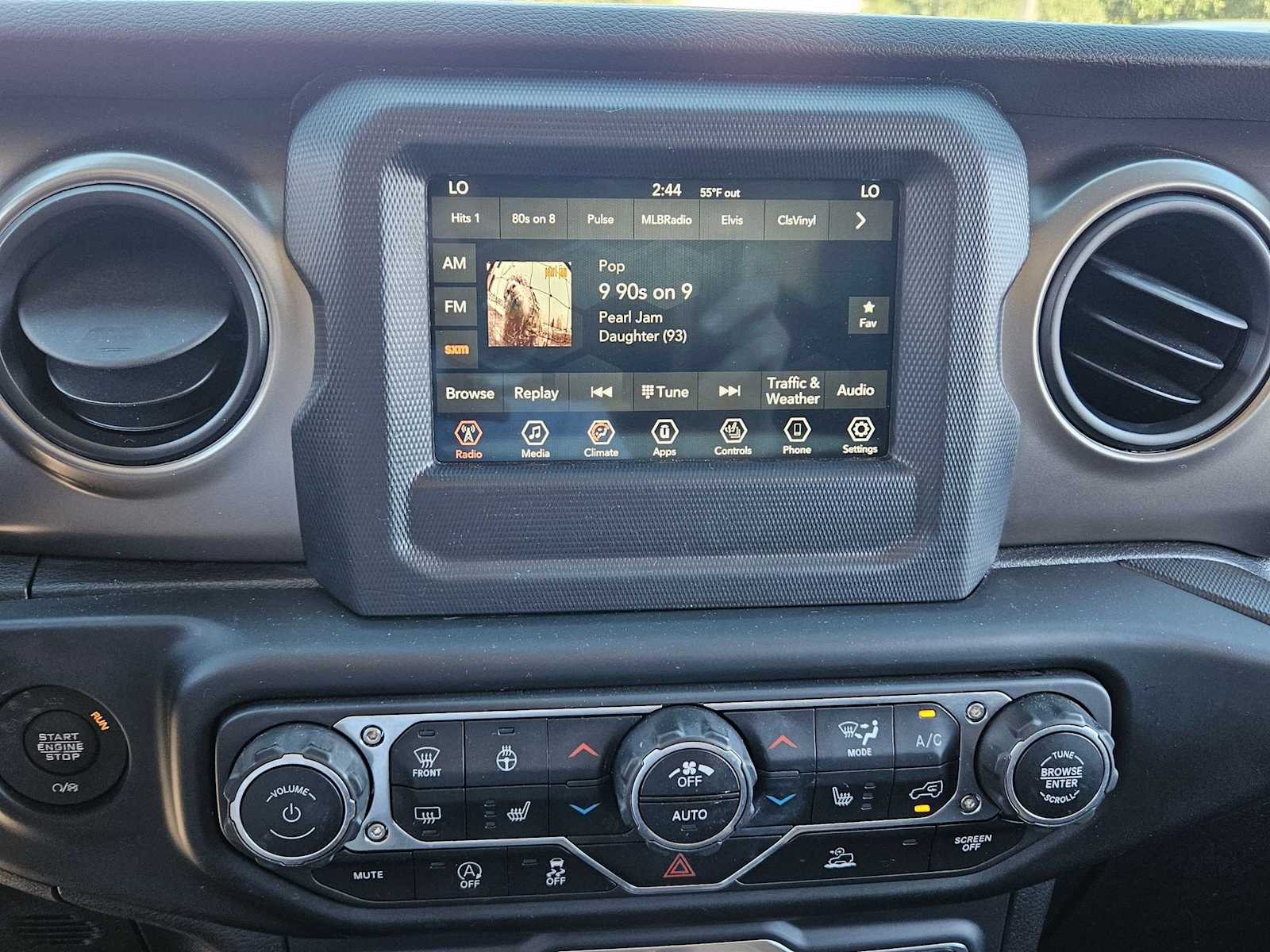 Thumbnail: 2021 Jeep Wrangler - 28