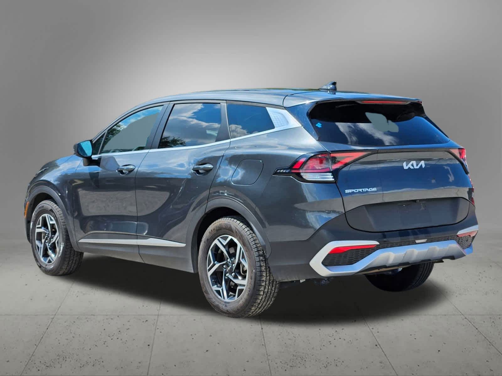 2023 Kia Sportage LX photo 3