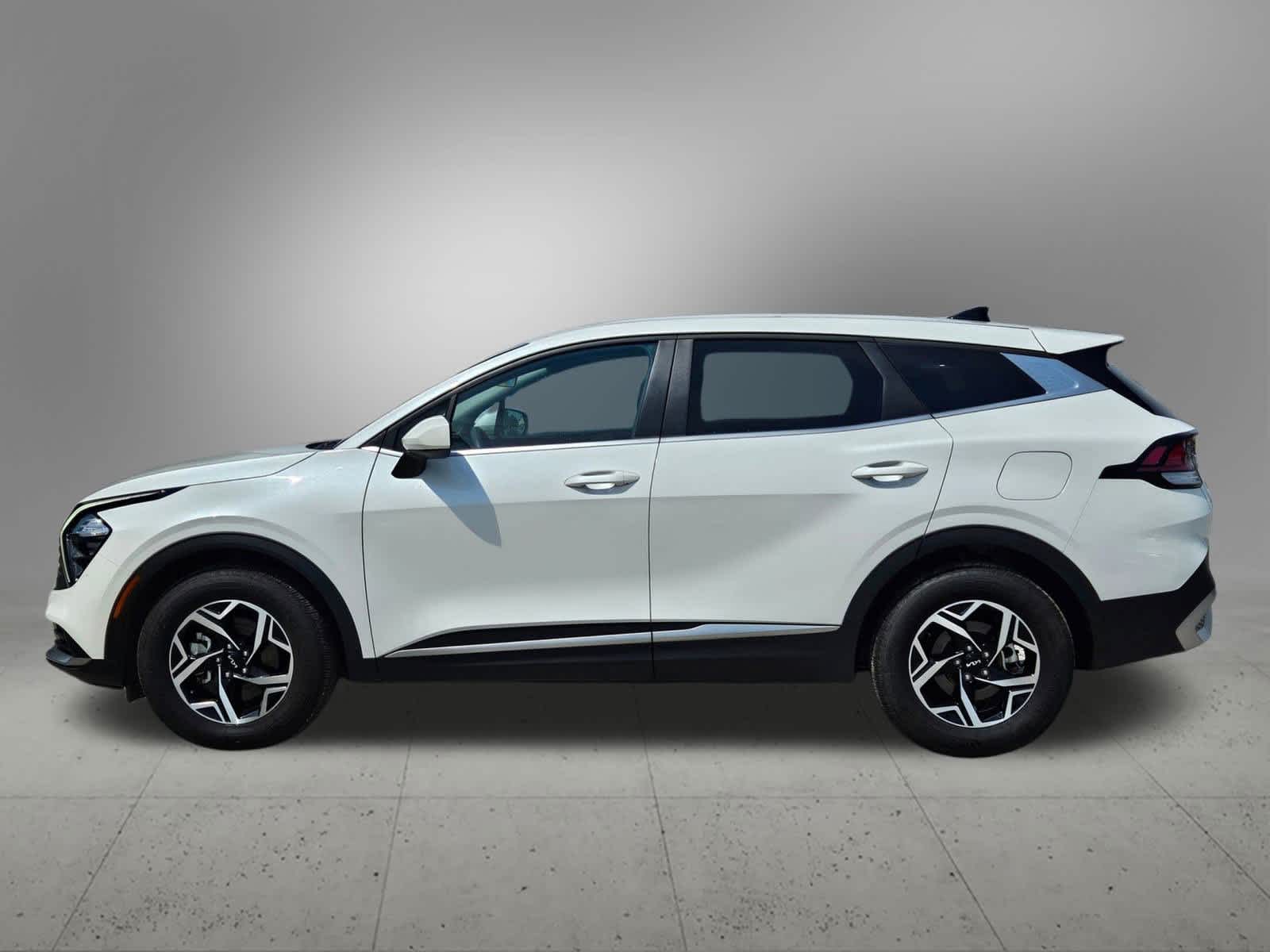 2023 Kia Sportage LX photo 3
