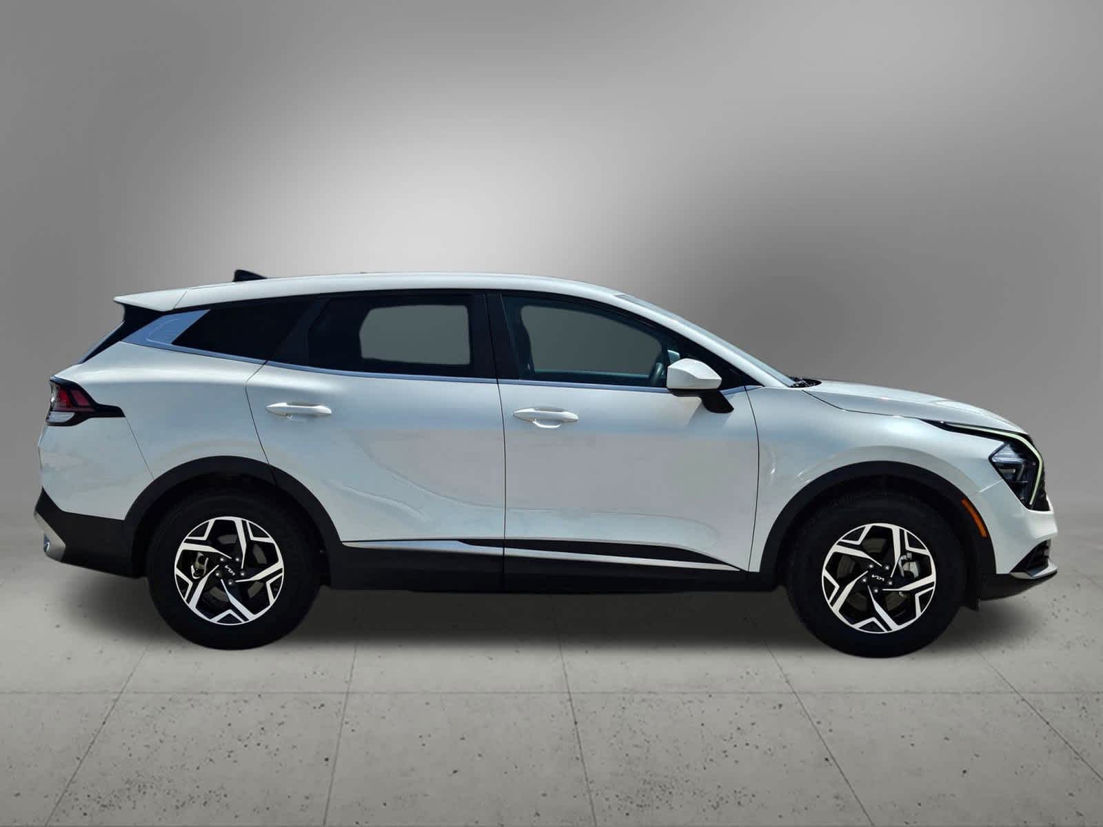Thumbnail: 2023 Kia Sportage - 7