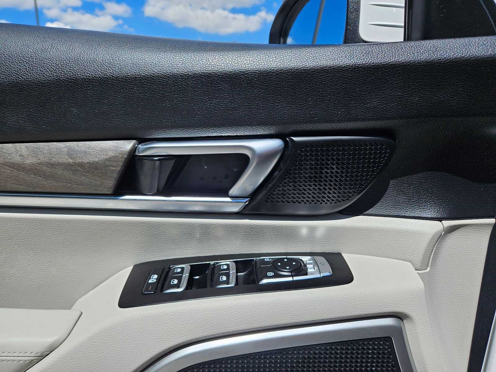 Thumbnail: 2020 Kia Telluride - 29