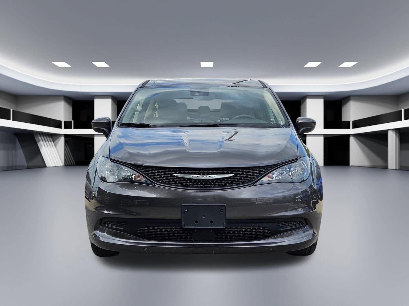 Thumbnail: 2023 Chrysler Voyager - 9
