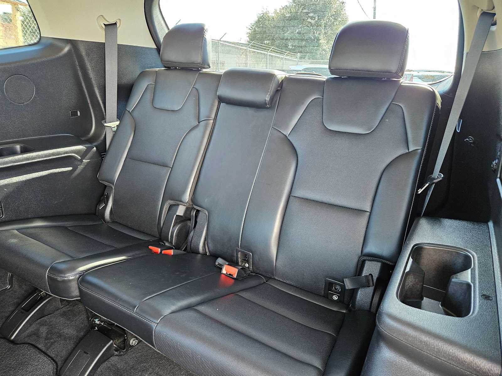 Thumbnail: 2022 Kia Telluride - 19