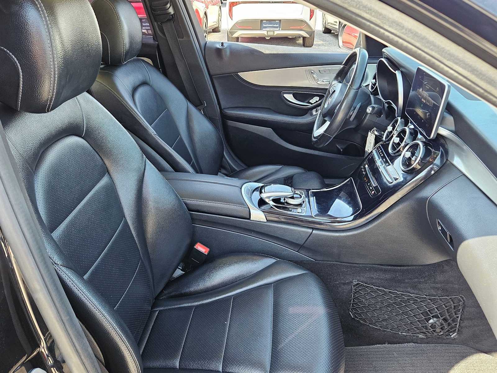 Thumbnail: 2016 Mercedes-Benz C-Class - 22