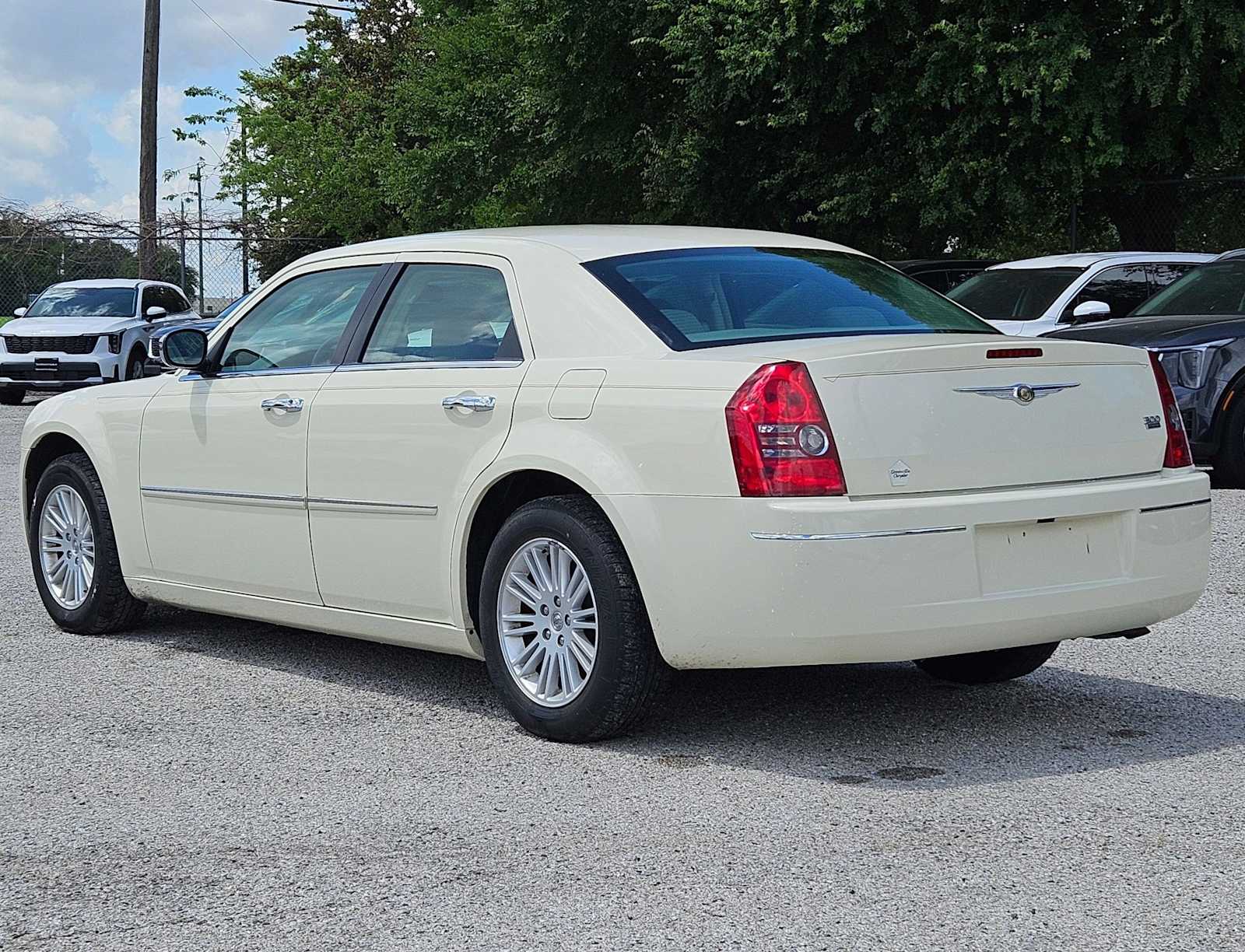 Thumbnail: 2010 Chrysler 300 - 4