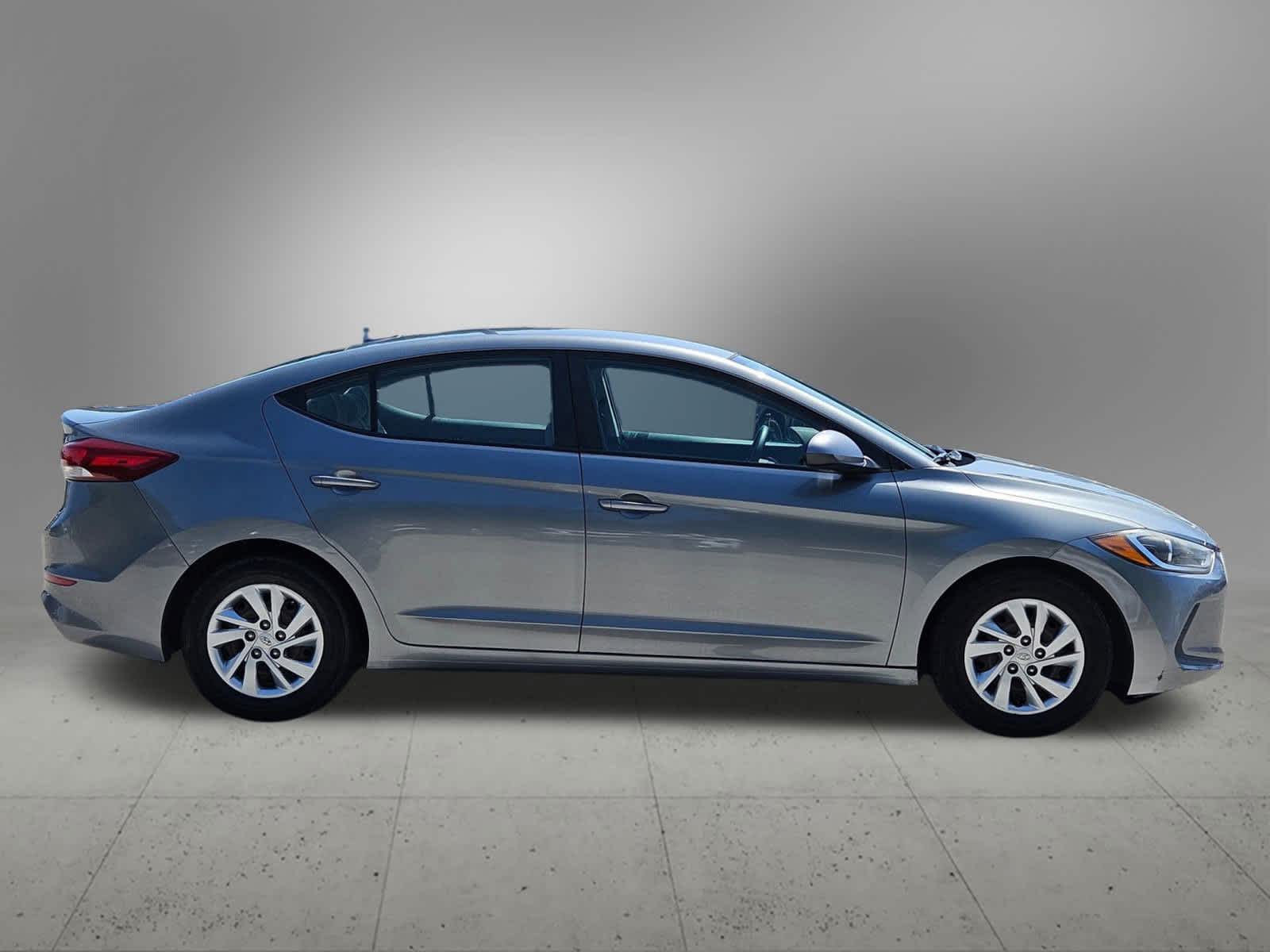 Thumbnail: 2017 Hyundai Elantra - 6