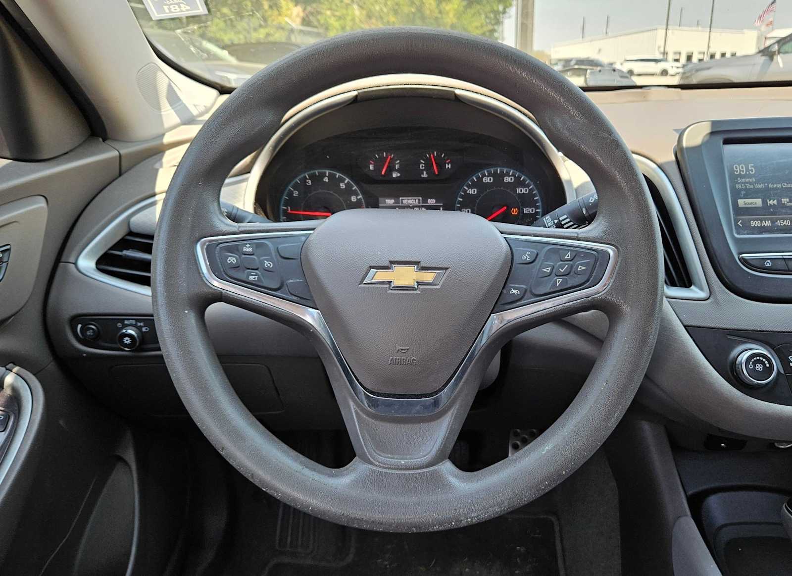 Thumbnail: 2016 Chevrolet Malibu - 16