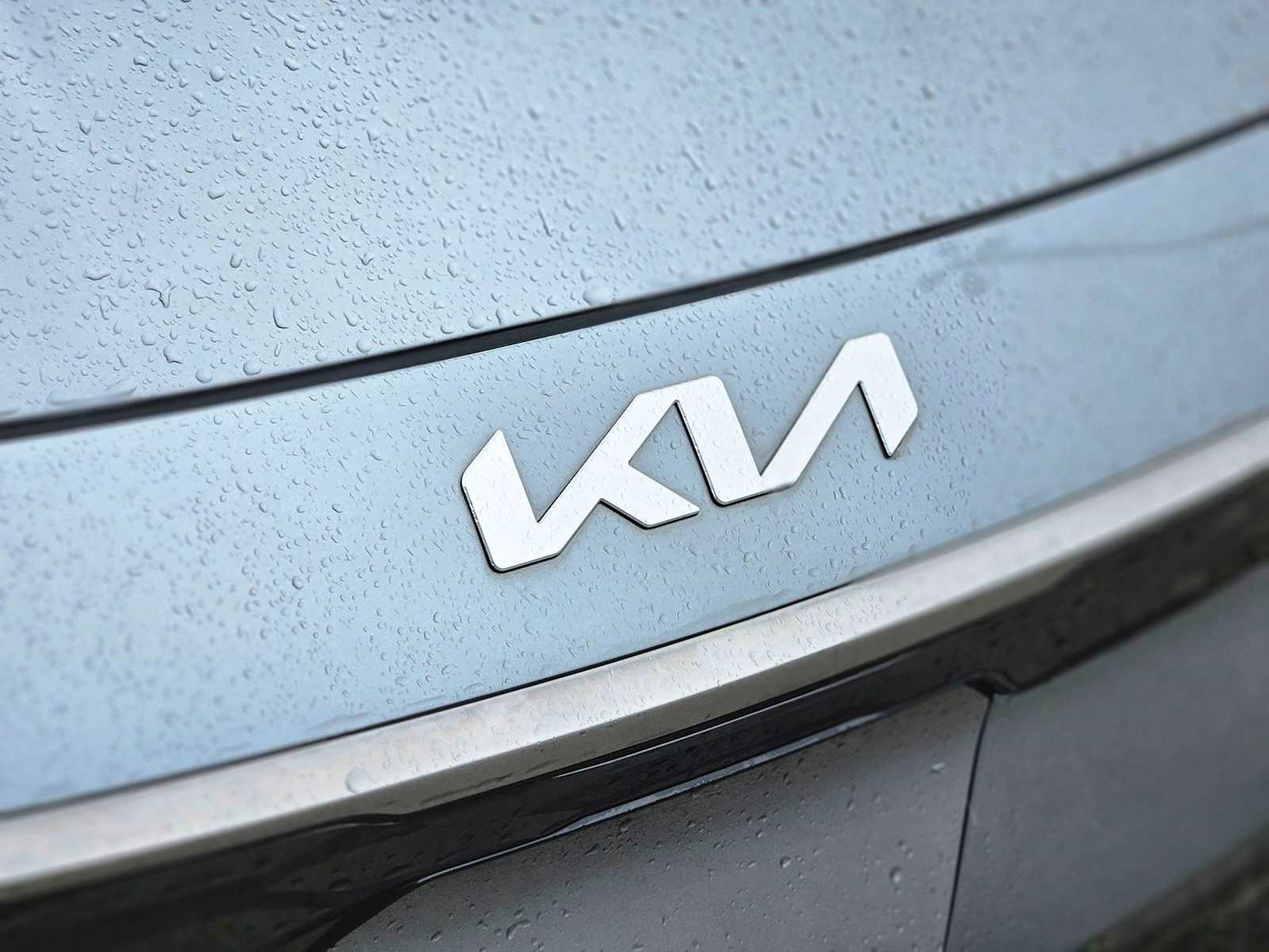 Thumbnail: 2023 Kia Niro - 12