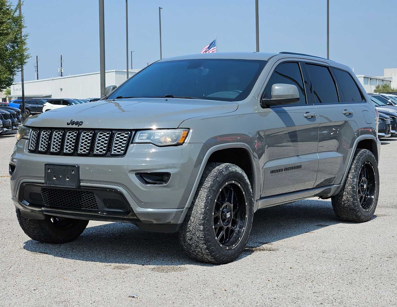 Thumbnail: 2019 Jeep Grand Cherokee - 9