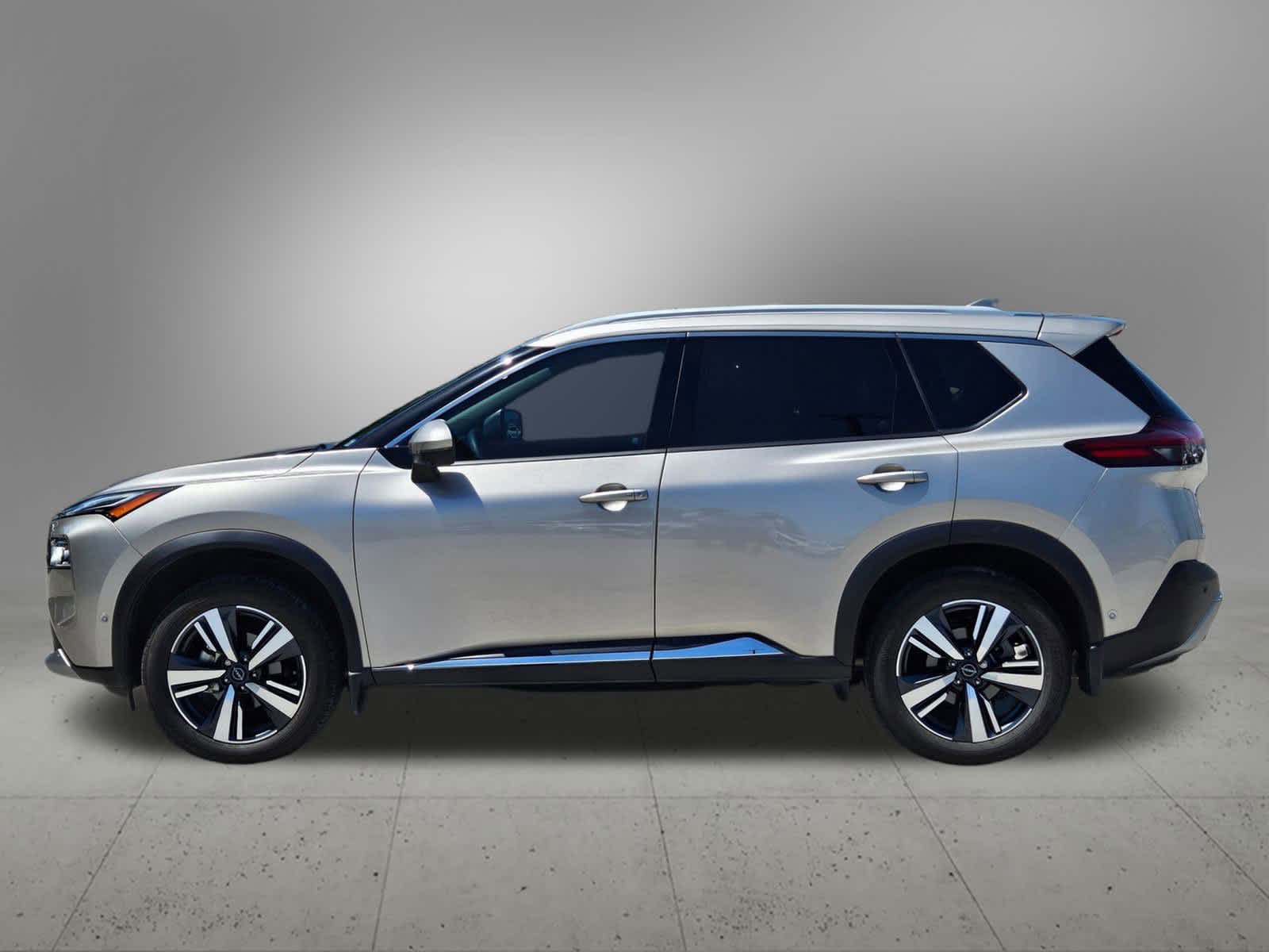 2023 Nissan Rogue Platinum photo 2