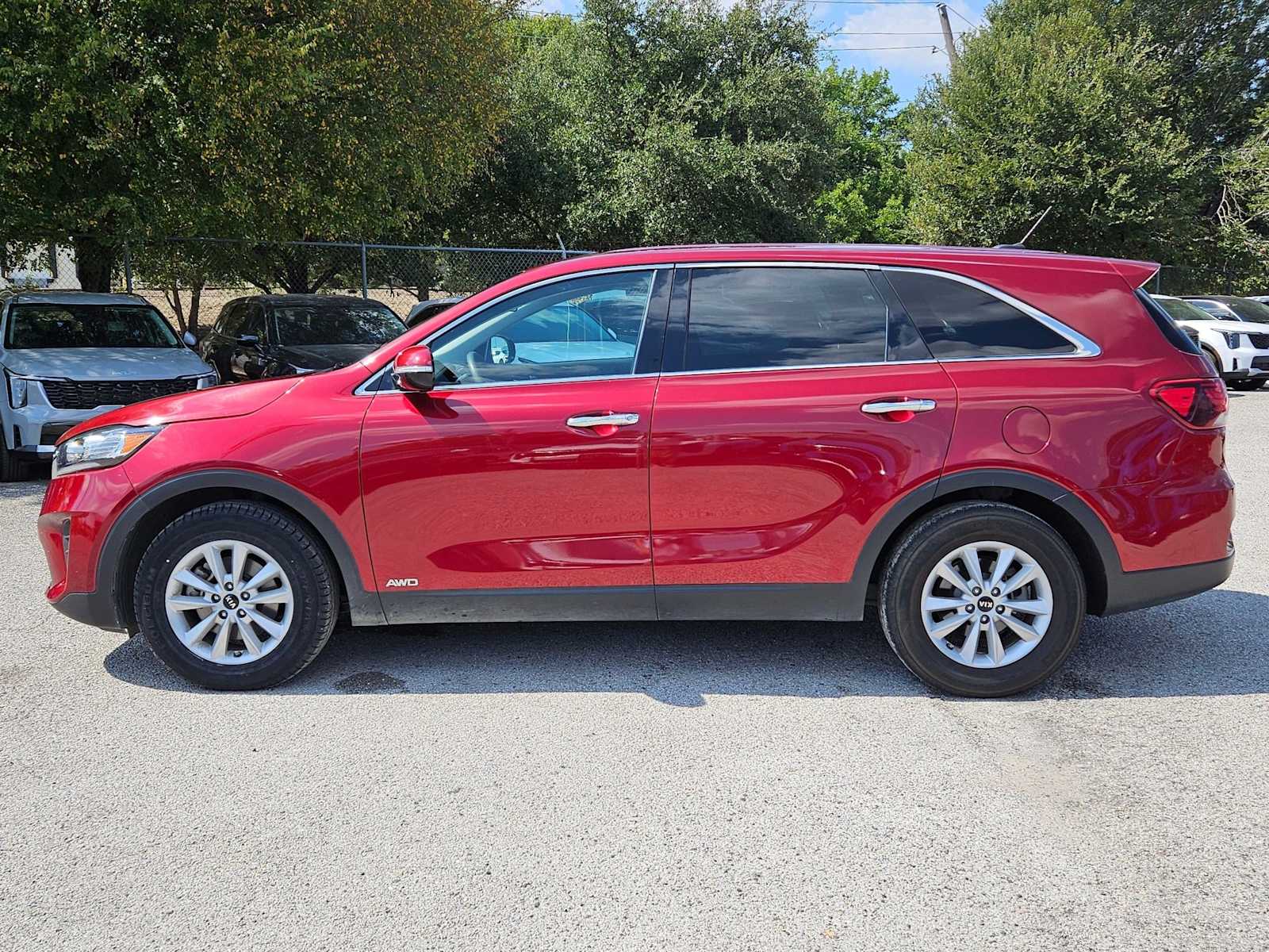 2020 Kia Sorento LX S photo 2
