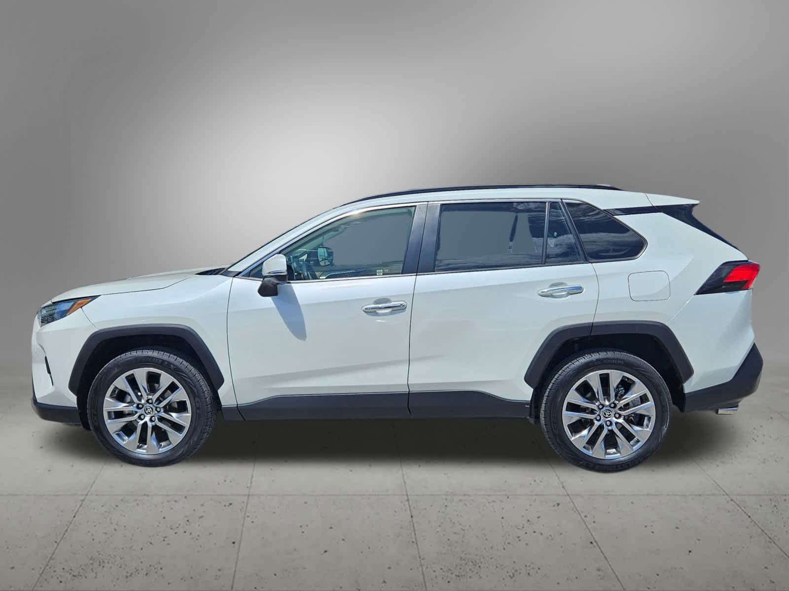 Thumbnail: 2022 Toyota RAV4 - 3