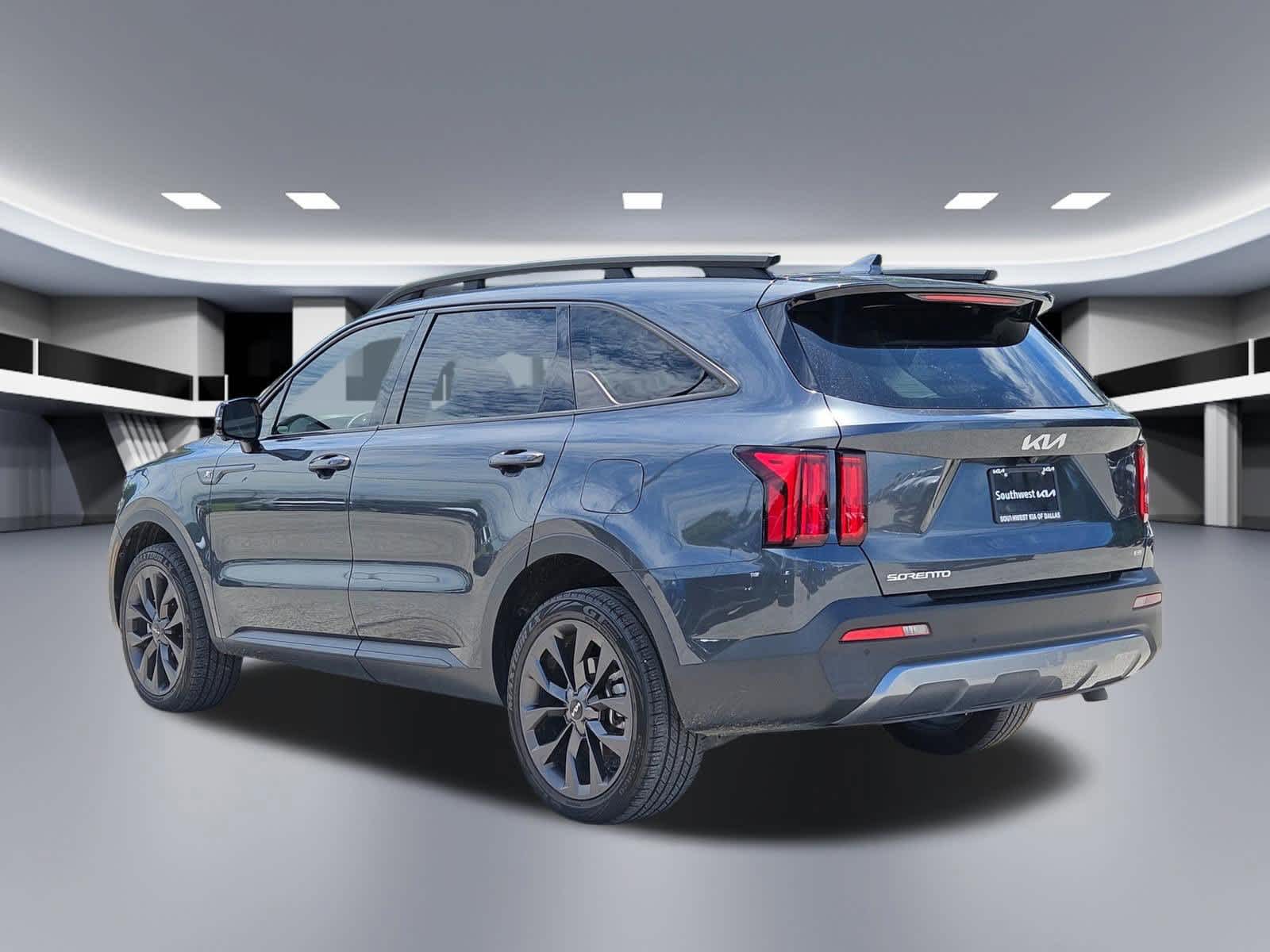 Thumbnail: 2023 Kia Sorento - 4