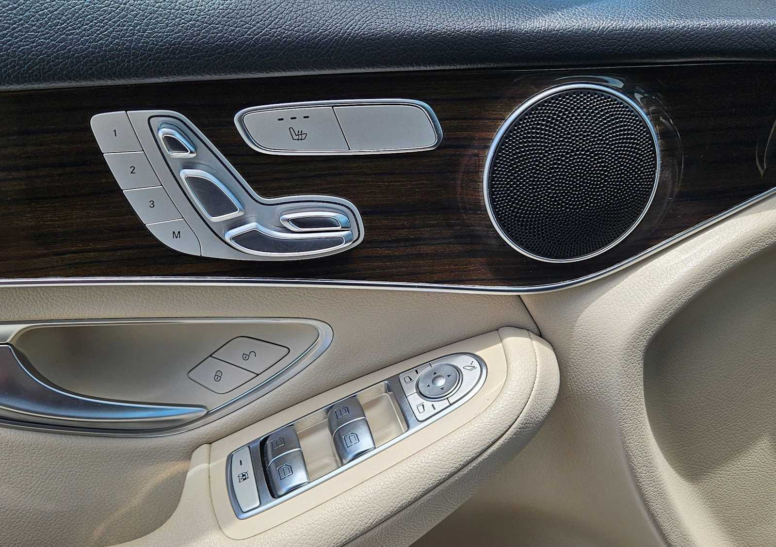 Thumbnail: 2019 Mercedes-Benz GLC - 25