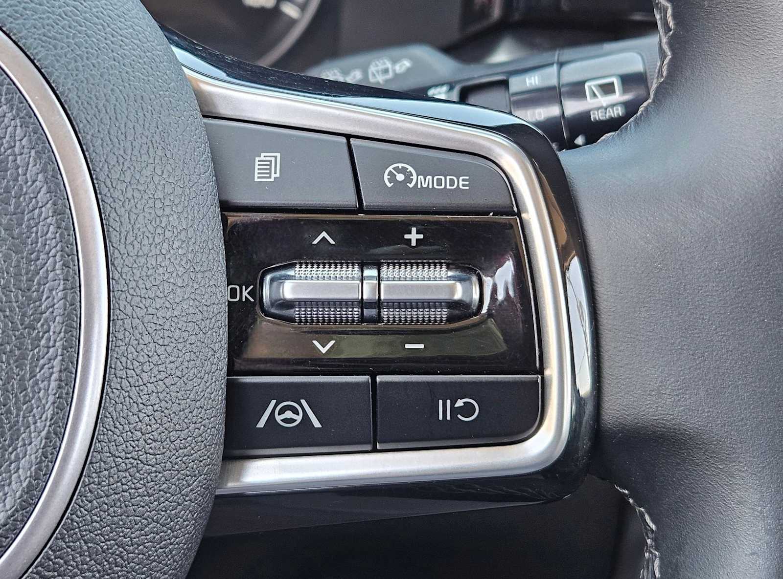 Thumbnail: 2023 Kia Sorento - 23