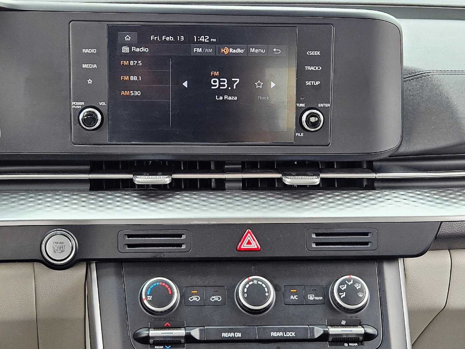 Thumbnail: 2024 Kia Carnival - 27