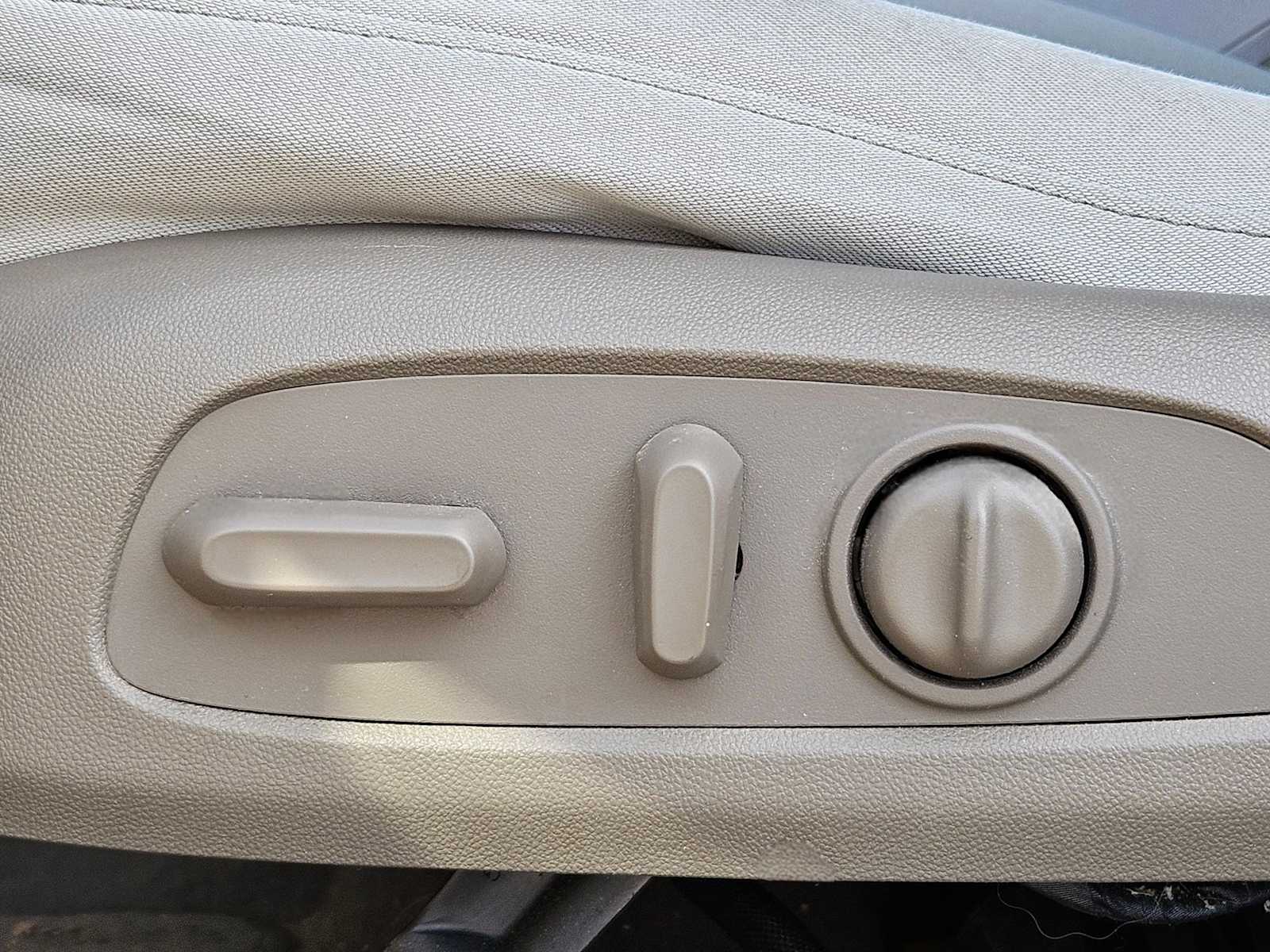 Thumbnail: 2016 Chevrolet Malibu - 17