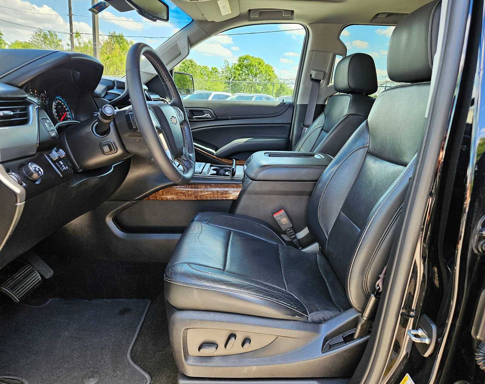 Thumbnail: 2017 Chevrolet Tahoe - 15