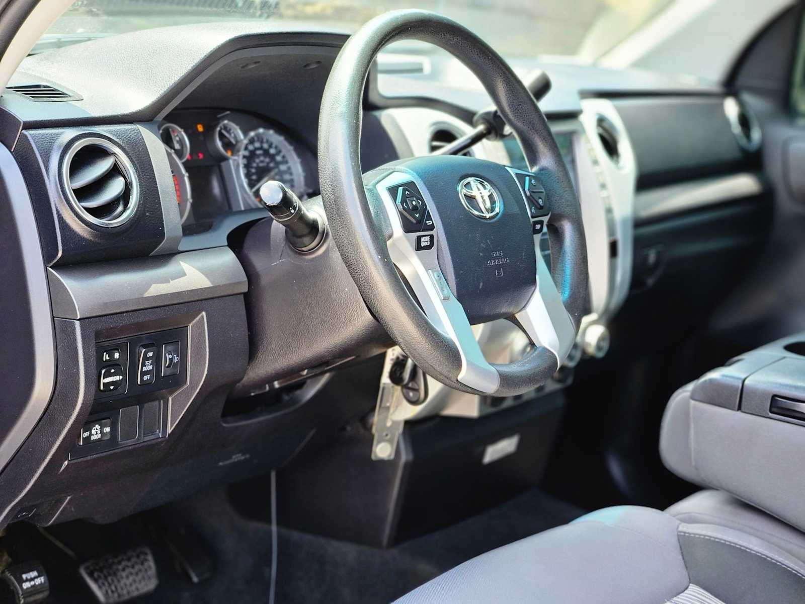 Thumbnail: 2016 Toyota Tundra - 2