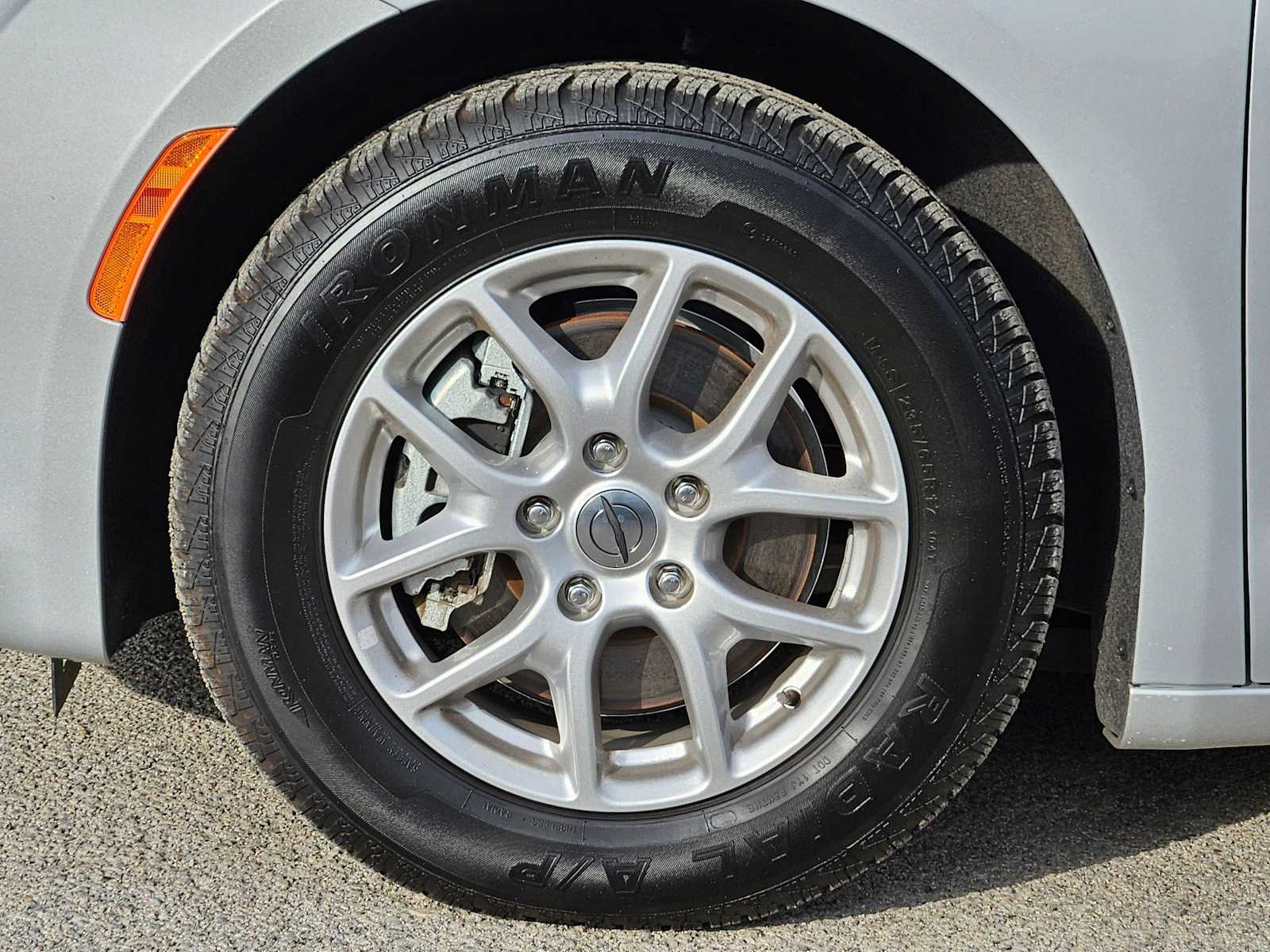 Thumbnail: 2023 Chrysler Voyager - 14