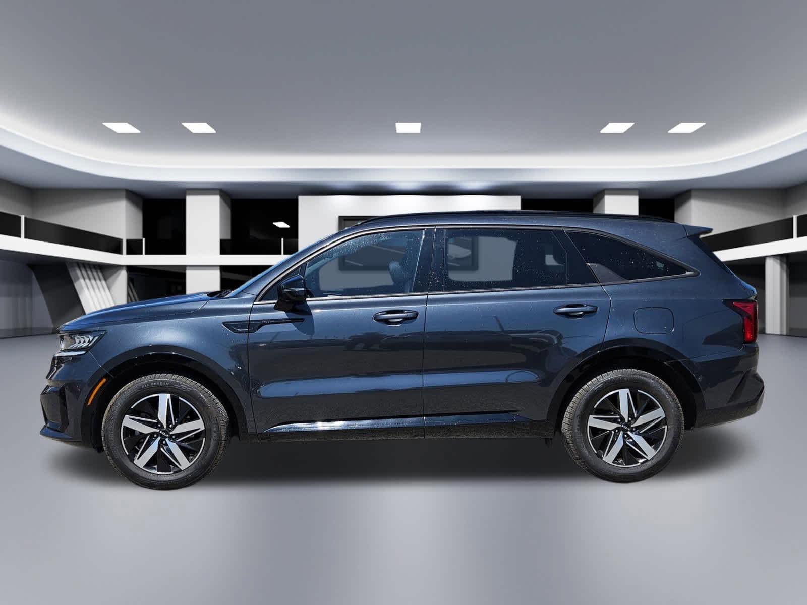 Thumbnail: 2023 Kia Sorento - 3