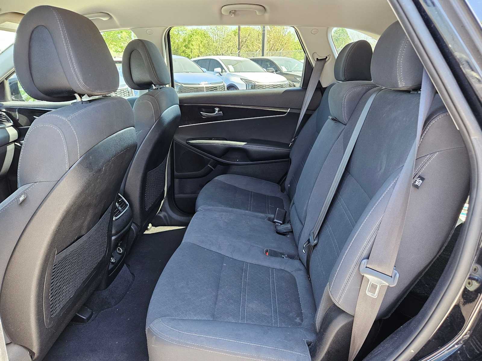 Thumbnail: 2016 Kia Sorento - 18