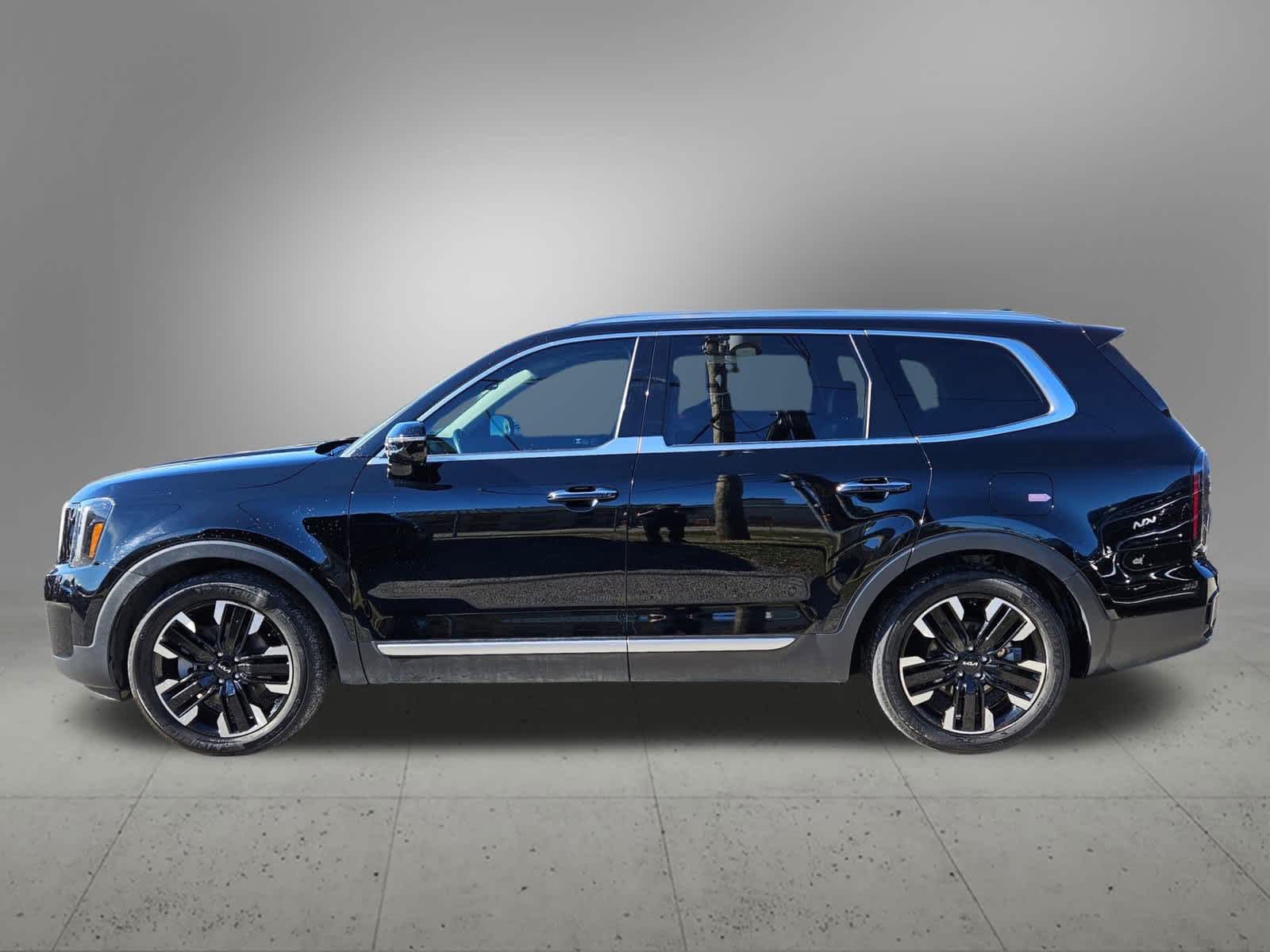 Thumbnail: 2023 Kia Telluride - 3