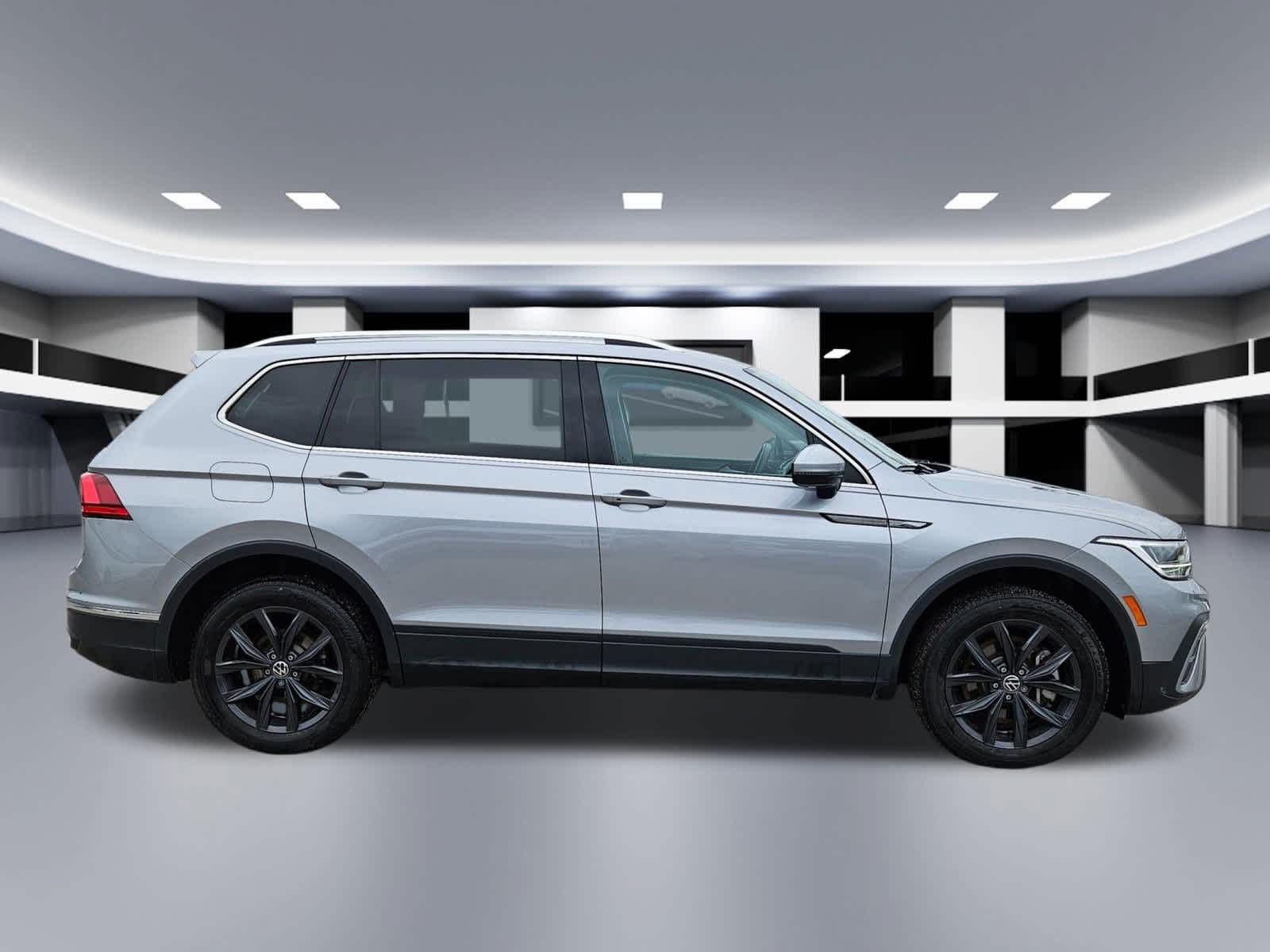 Thumbnail: 2024 Volkswagen Tiguan - 7