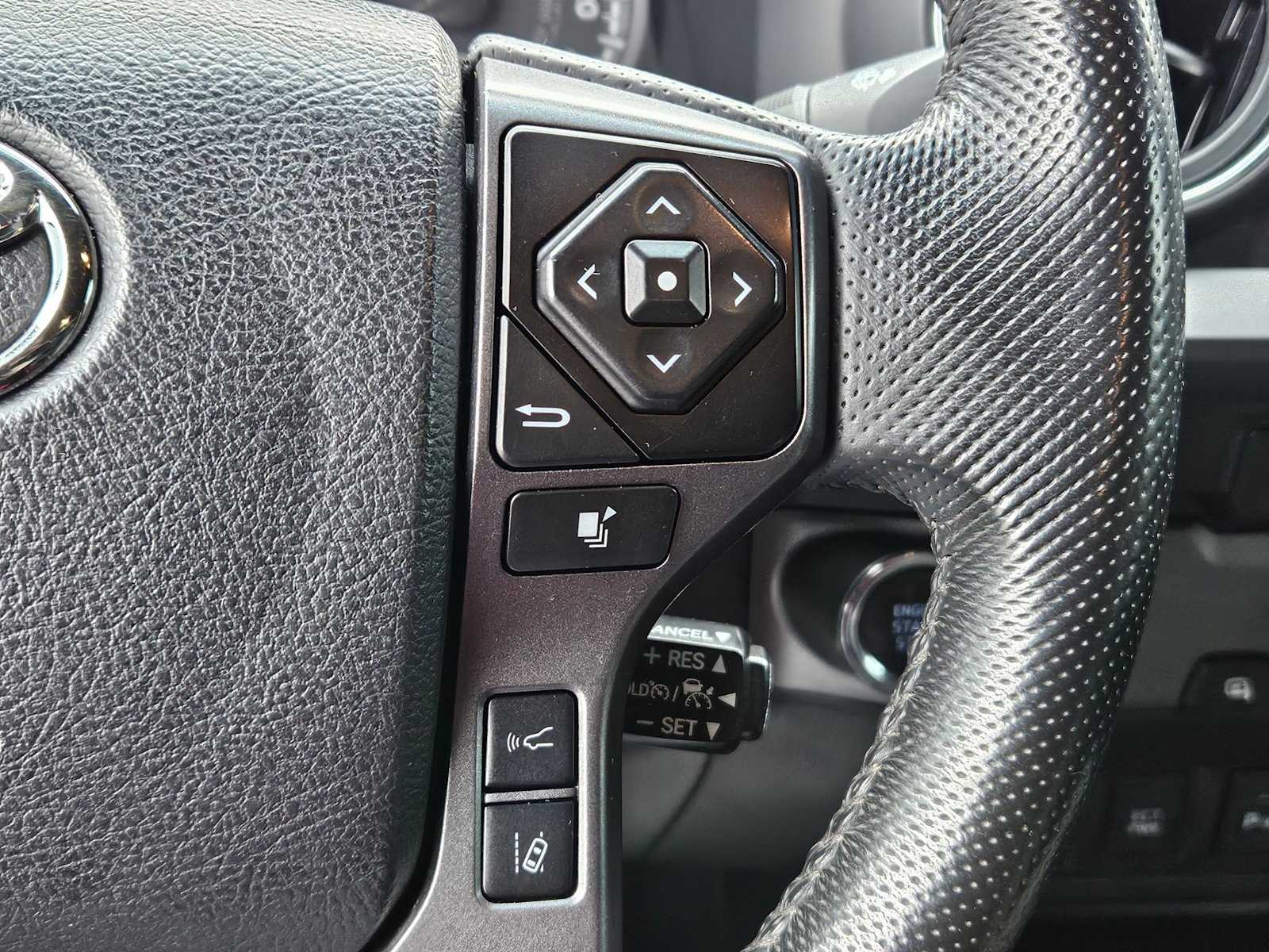 Thumbnail: 2022 Toyota Tacoma - 24