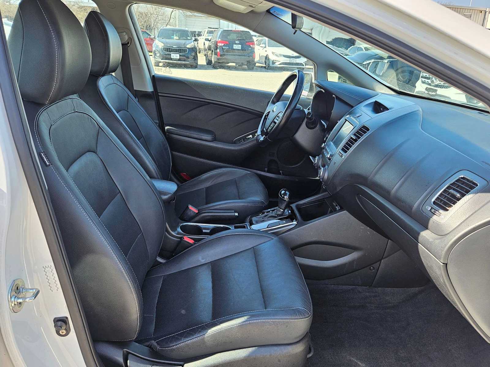 Thumbnail: 2017 Kia Forte - 19